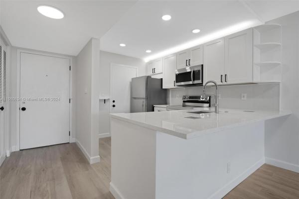Dixiana, 1830 Dixieanna St #604, Hollywood, Florida 33020, image 3