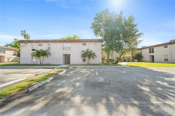 Kendall Acres, 10383 N Kendall Dr #N6, Kendall, Florida 33176, image 1