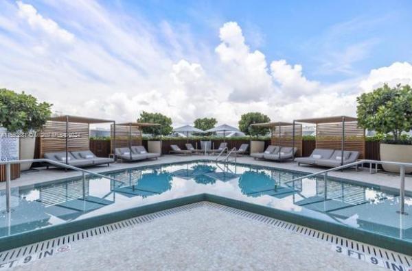 Jade Beach, 17001 Collins Ave #902, Sunny Isles Beach, Florida 33160, image 2