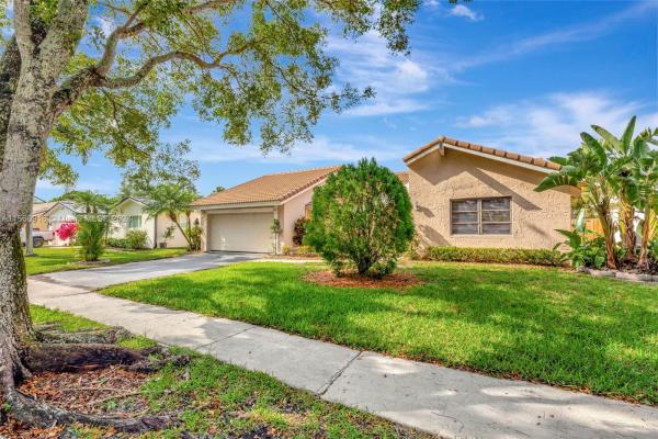 Nob Hill Estates, 10501 NW 5th Mnr, Plantation, Florida 33324, image 2