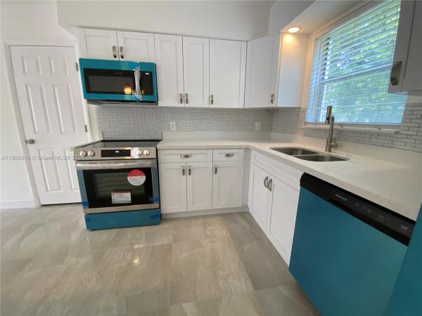 Riverview South, 601 SE 5th Ct #208, Fort Lauderdale, Florida 33301, image 1