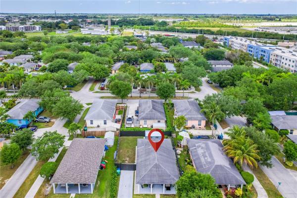 Jordan Commons, 24260 SW 129th Path, Princeton, Florida 33032, image 2