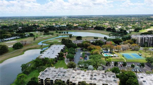 Country Club Village, 16100 Golf Club Rd #112, Weston, Florida 33326, image 1