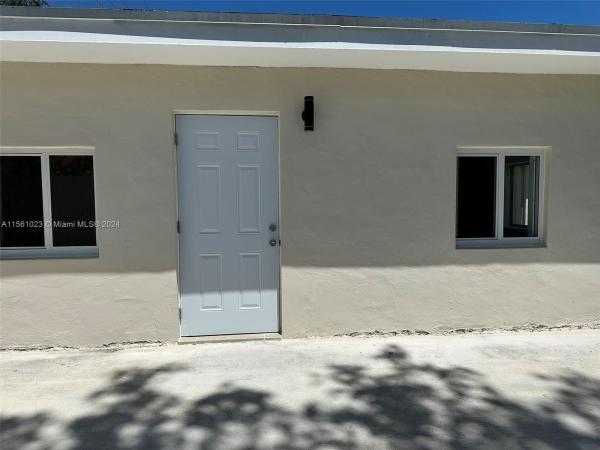 Lincoln City, 21900 Old Cutler Rd #B, Cutler Bay, Florida 33190, image 1