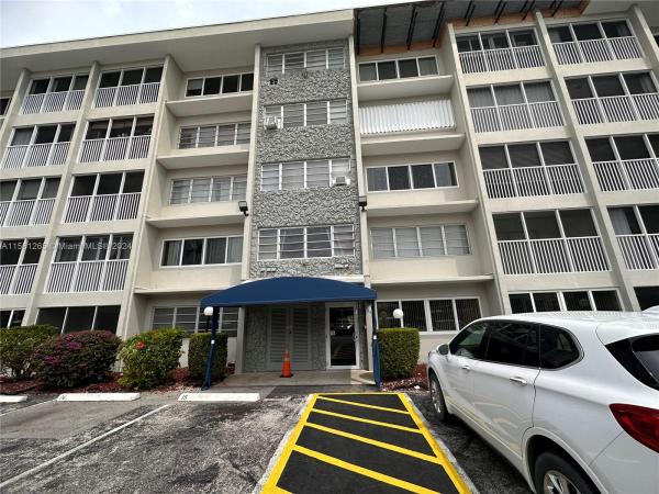 Gulfstream Garden, 330 SE 2nd St #303H, Hallandale Beach, Florida 33009, image 1