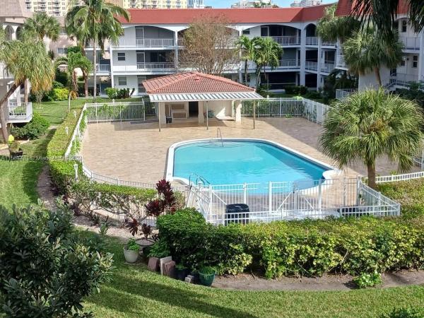 Casa Paradiso, 580 Egret Dr #216, Hallandale Beach, Florida 33009, image 1