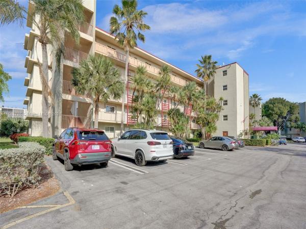 Gathering Place At Cypress Bend, 2106 S Cypress Bend Dr #203, Pompano Beach, Florida 33069, image 1