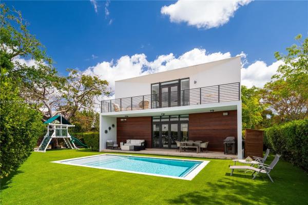 Casa Bianca, 8540 Arboretum Ln, Miami, Florida 33138, image 1