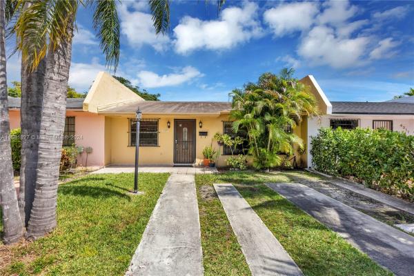 El Escorial, 4309 SW 69th Ave, Glenvar Heights, Florida 33155, image 1
