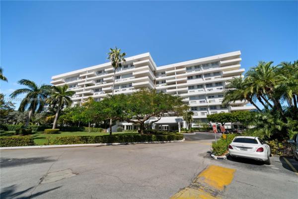 Commodore Club West, 155 Ocean Lane Dr #702, Key Biscayne, Florida 33149, image 2