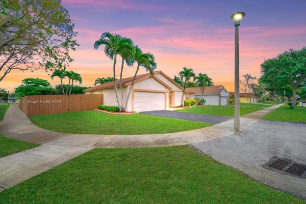 Flamingo Gardens Tamarind, 11771 SW 52nd St, Cooper City, Florida 33330, image 2