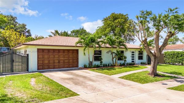 Golden Manor, 2427 SW 44th Ter, Fort Lauderdale, Florida 33317, image 1