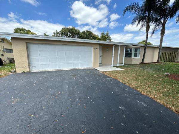 Sunrise Golf Village, 7201 NW 21st St, Sunrise, Florida 33313, image 3