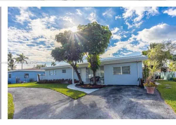 Carll Heights, 440 NE 148th St, Golden Glades, Florida 33161, image 1