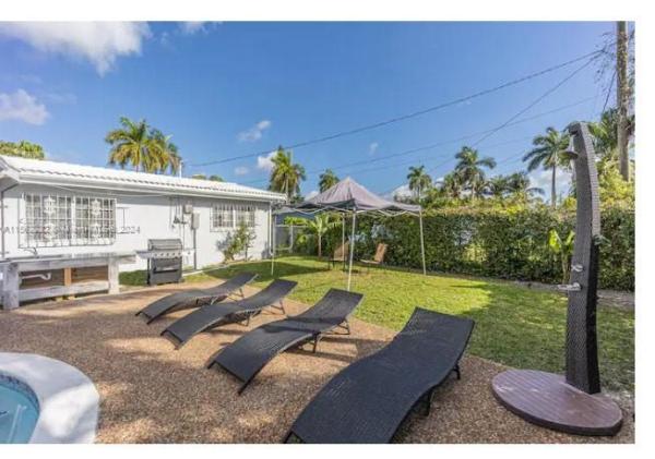 Carll Heights, 440 NE 148th St, Golden Glades, Florida 33161, image 3