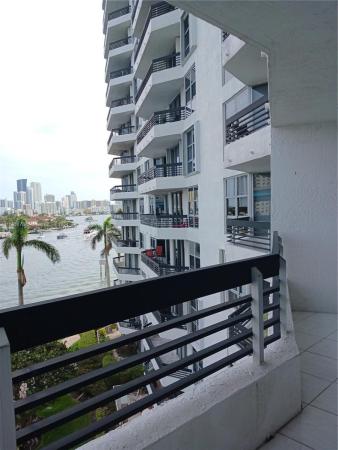 Mystic Pointe Tower 100, 19195 Mystic Pointe Dr #607, Aventura, Florida 33180, image 2