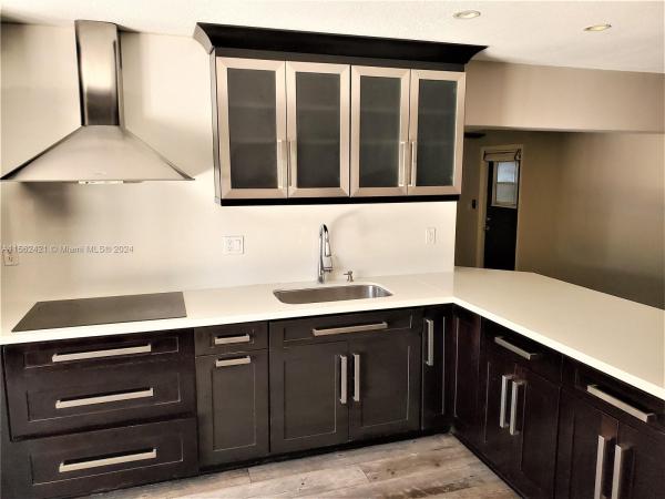Hacienda Estates, 11510 SW 34th Ln, University Park, Florida 33165, image 1
