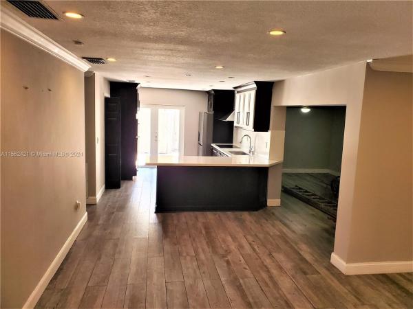 Hacienda Estates, 11510 SW 34th Ln, University Park, Florida 33165, image 3