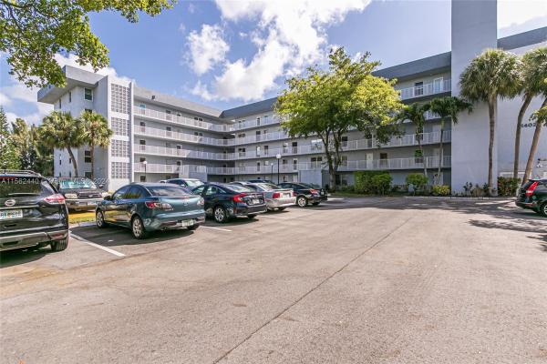 Continental Village, 1402 NW 80th Ave #302, Margate, Florida 33063, image 1