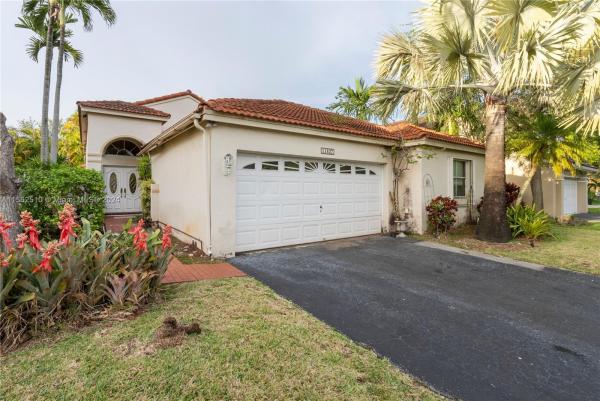 Poinciana At Oaks Landing, 11827 SW 90th Ter, Kendall, Florida 33186, image 3