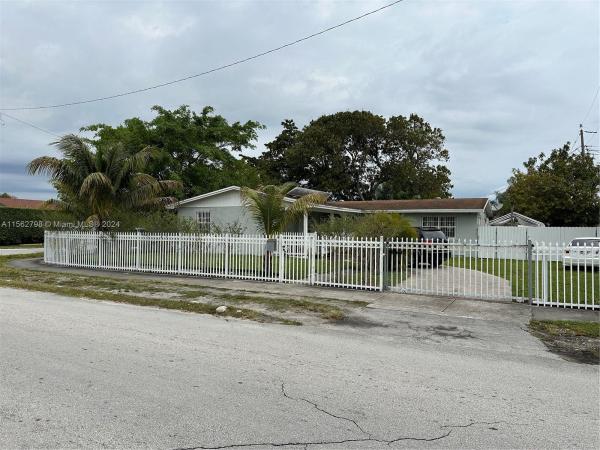 Highland Park Estates, 4351 NW 185th St, Miami Gardens, Florida 33055, image 1