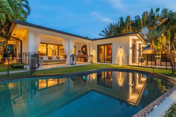 Middle River Manor, 2409 NE 18th Ave, Wilton Manors, Florida 33305, image 1