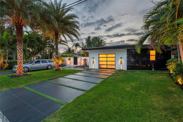 Middle River Manor, 2409 NE 18th Ave, Wilton Manors, Florida 33305, image 3