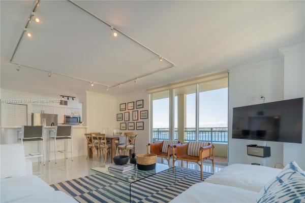 Yacht Club At Portofino, 90 Alton Rd #1012, Miami Beach, Florida 33139, image 3