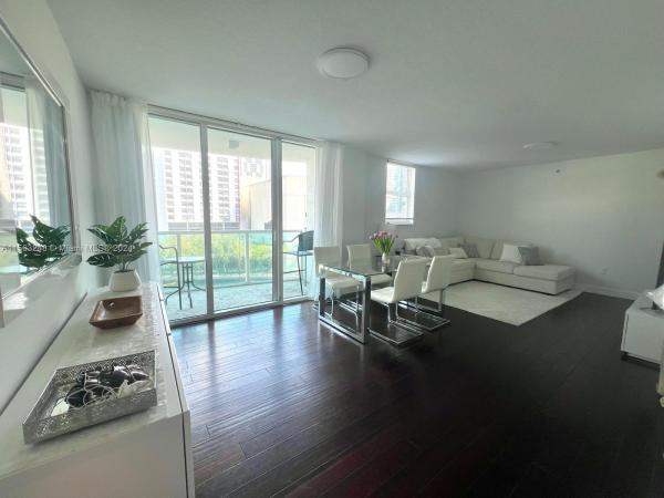 Brickell On The River North Tower, 31 SE 5th St #602, Miami, Florida 33131, image 2