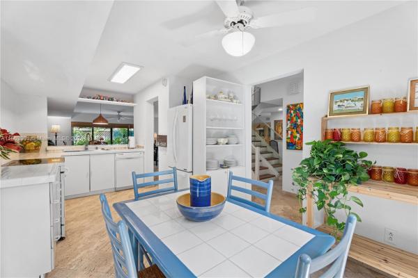 Kendall Glenn, 7860 SW 86th St #28, Kendall, Florida 33143, image 3