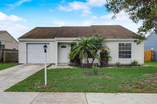 Countrywood, 5275 W Canal Cir W, Lake Worth Beach, Florida 33467, image 1