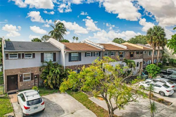 Coconut Creek No HOA, 255 Sunshine Dr #255, Coconut Creek, Florida 33066, image 1