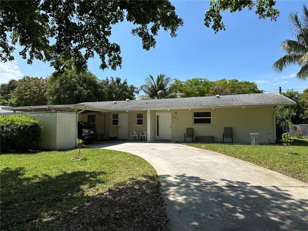 Palm Beach Lakes South, 407 Ontario Pl, West Palm Beach, Florida 33409, image 1