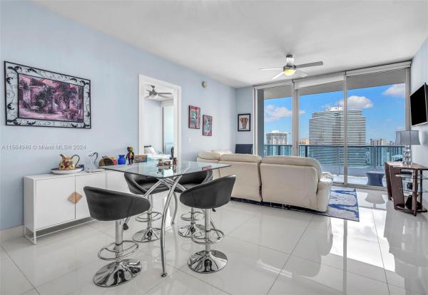 Epic Hotel & Residences, 200 Biscayne Boulevard Way #4810, Miami, Florida 33131, image 1
