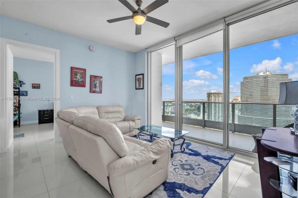 Epic Hotel & Residences, 200 Biscayne Boulevard Way #4810, Miami, Florida 33131, image 3