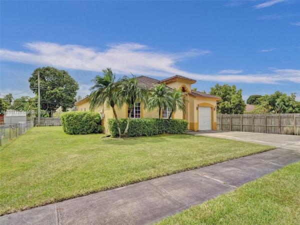 Venetian Gardens, 15742 NW 40th Ct, Miami Gardens, Florida 33054, image 2