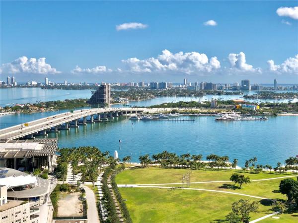 900 Biscayne Bay, 900 Biscayne Blvd #3012, Miami, Florida 33132, image 2
