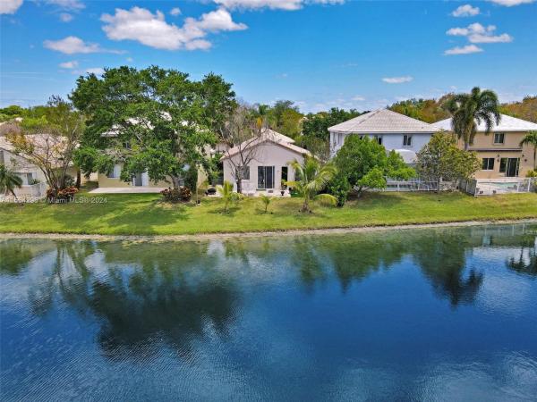 Sandpiper Landing, 6529 Sandpiper Dr, Coconut Creek, Florida 33073, image 2