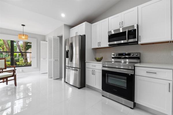 Meridiana At Boca Pointe, 22641 Meridiana Dr, Boca Raton, Florida 33433, image 2