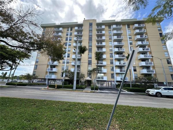 Keystone Towers, 2000 NE 135th St #911, North Miami, Florida 33181, image 1