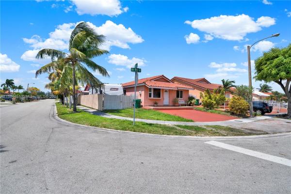 Maria Luisa Estates, 11634 NW 90th Ave, Hialeah Gardens, Florida 33018, image 2