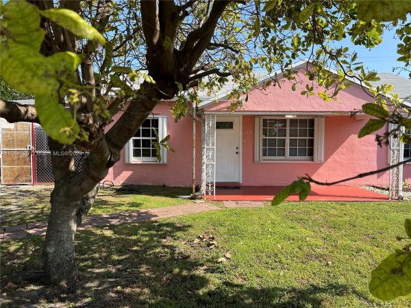 Essex Village, 881 SE 1st St, Hialeah, Florida 33010, image 1
