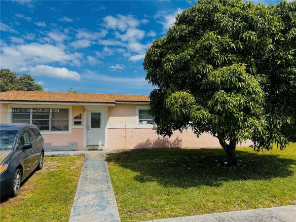 Lake Lucerne, 20425 NW 25th Ct, Miami Gardens, Florida 33056, image 2