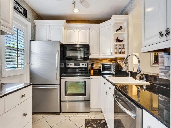 Kahlua Gardens, 5121 W Oakland Park Blvd #104, Lauderdale Lakes, Florida 33313, image 1