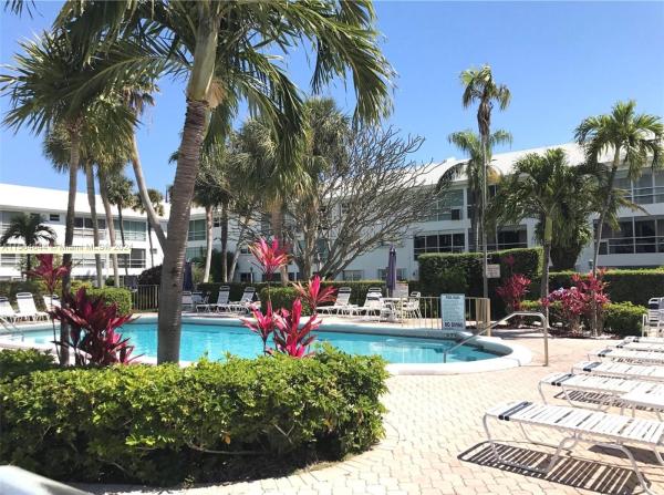 Lighthouse Point Gardens South, 2050 NE 39th St #S101, Lighthouse Point, Florida 33064, image 1
