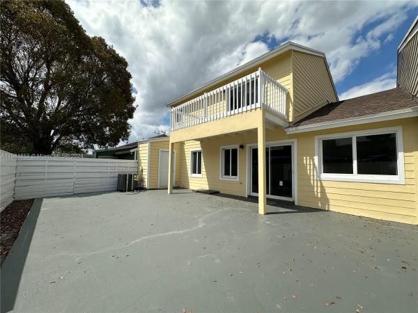 Hickory Lane Country Villas At Country Walk, 14623 SW 143rd Place Cir, Country Walk, Florida 33186, image 3