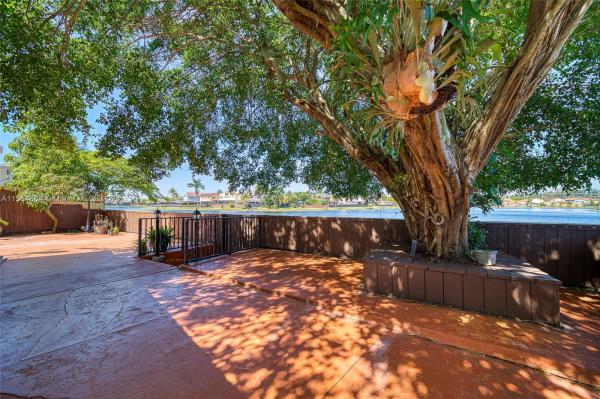 Tamiami Lakes, 13267 SW 9th Ln, Tamiami, Florida 33184, image 3