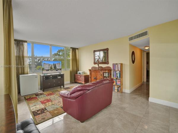 Wilshire, 1200 NE Miami Gardens Dr #413W, Ojus, Florida 33179, image 2