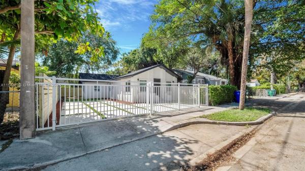 Buena Vista Gardens, 5514 NW 6th Ave, Miami, Florida 33127, image 2