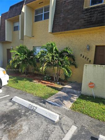 Blueberry Hill, 5852 Blueberry Ct #72, Fort Lauderdale, Florida 33313, image 1